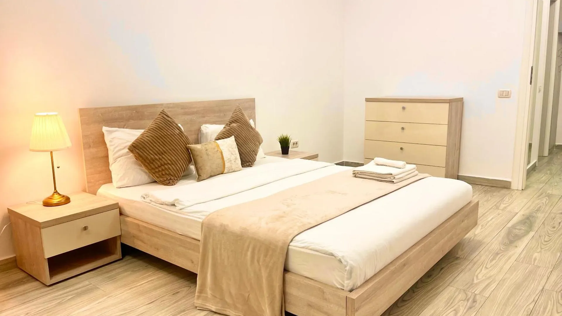Central Adress Ad8 Bucureşti 0*,  România