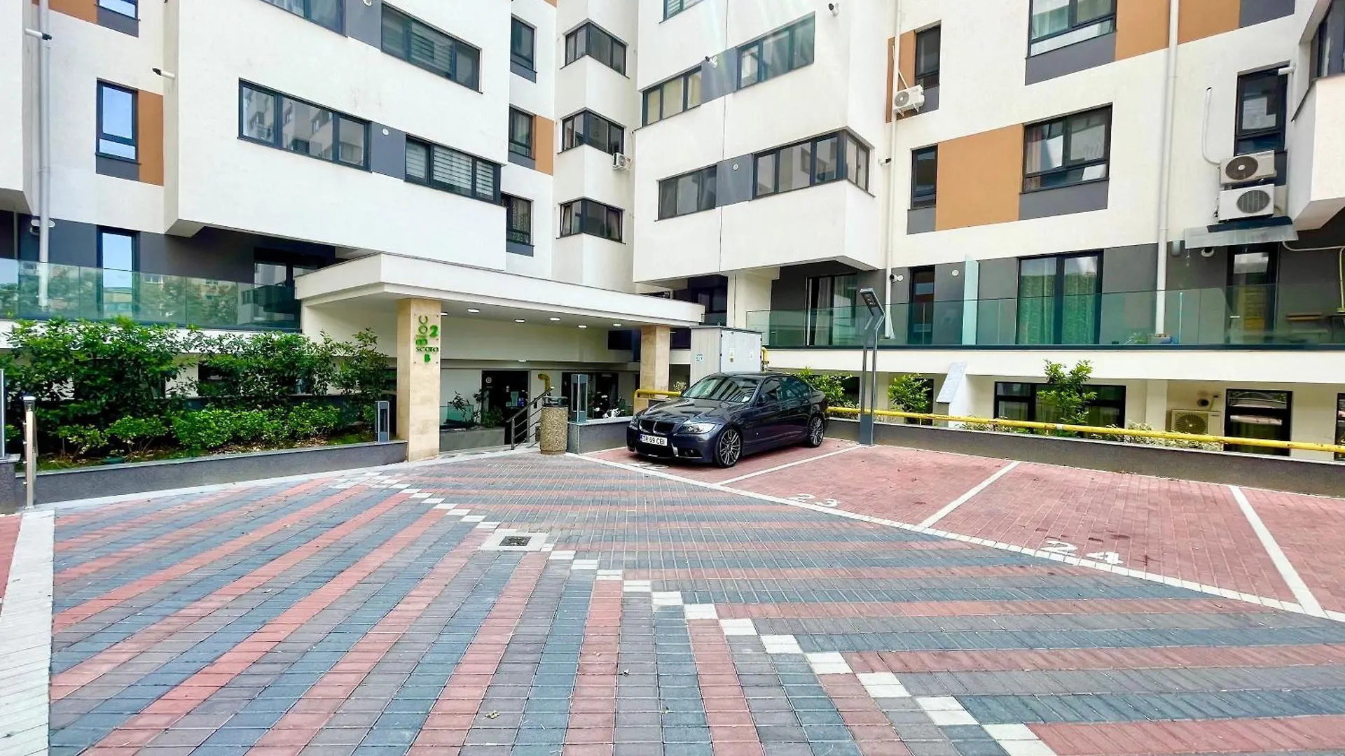 Central Adress Ad8 Bucharest Apartment