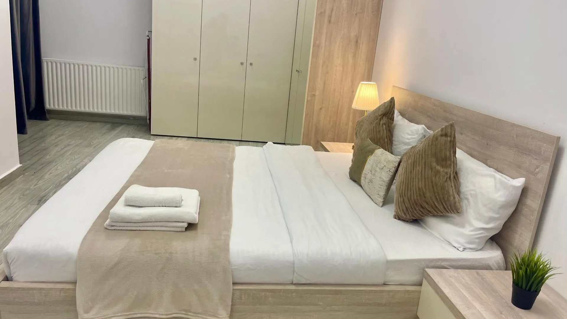 Central Adress Ad8 Bucharest Apartment